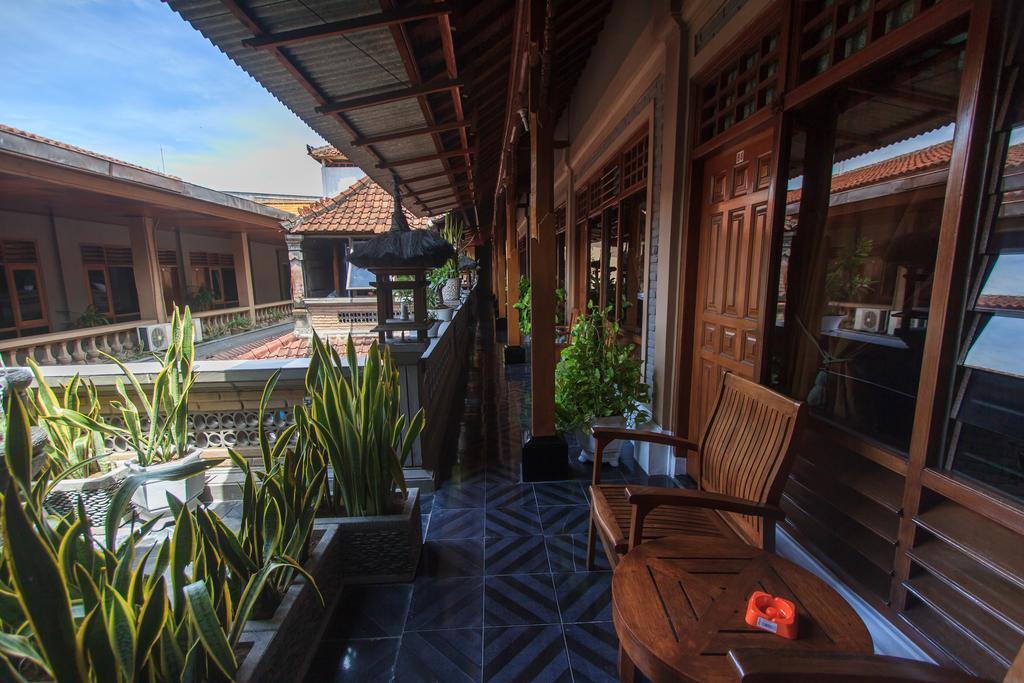 Rabasta Kuta Beach Inn Екстер'єр фото