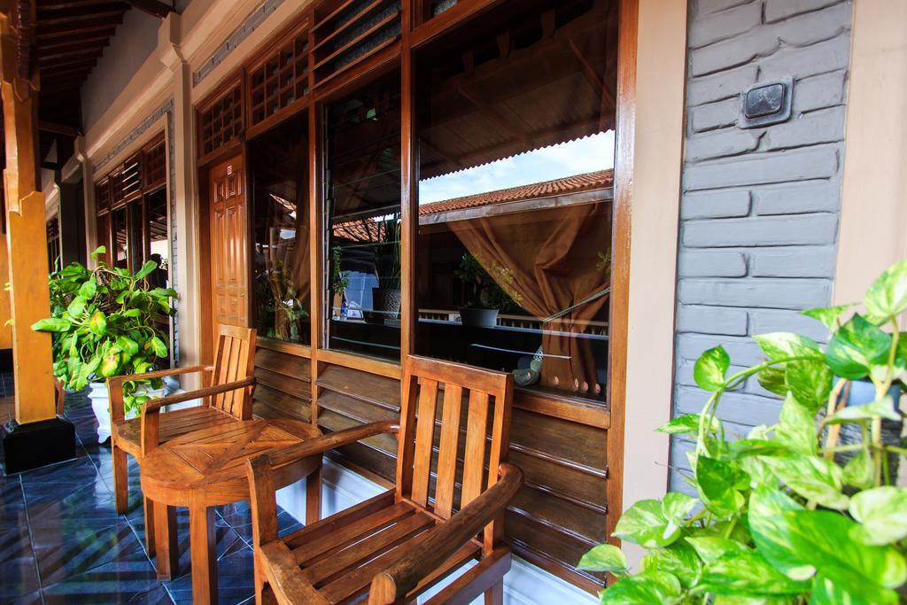 Rabasta Kuta Beach Inn Екстер'єр фото