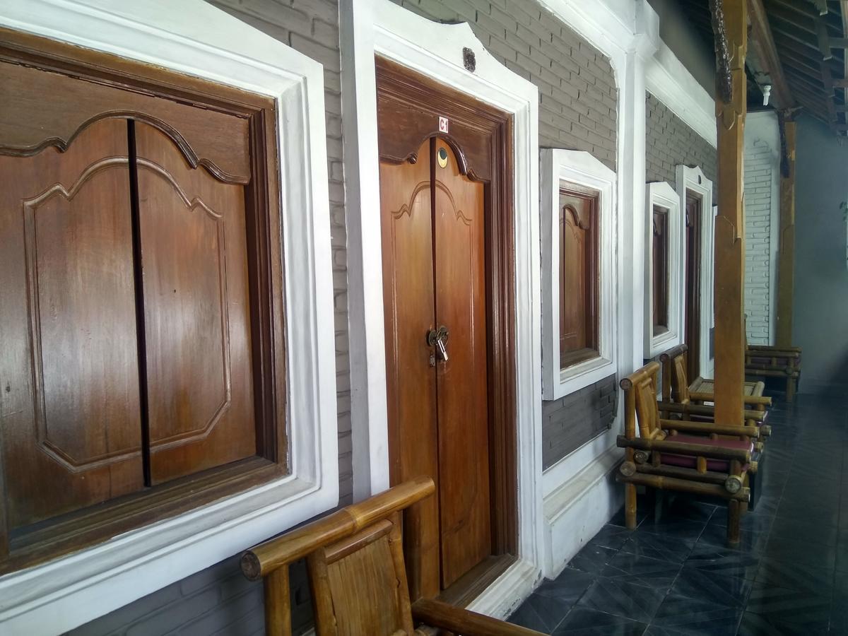 Rabasta Kuta Beach Inn Екстер'єр фото
